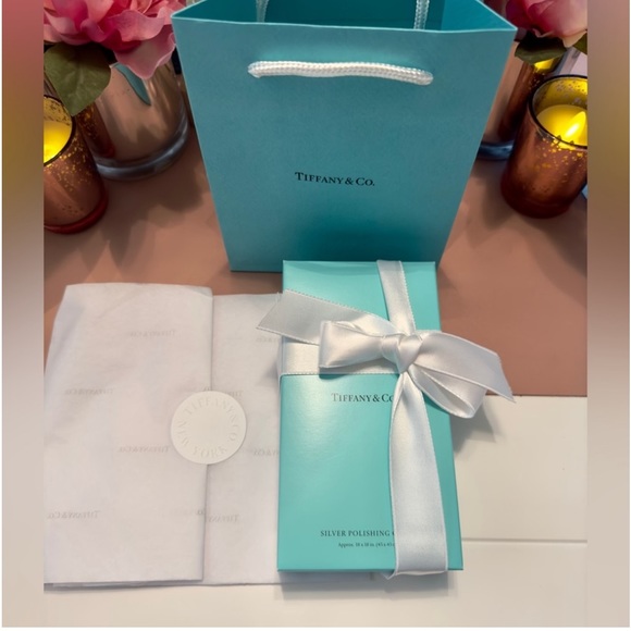 Out of Production @Tiffany & Co. Polishing Cloth - Picture 1 of 4